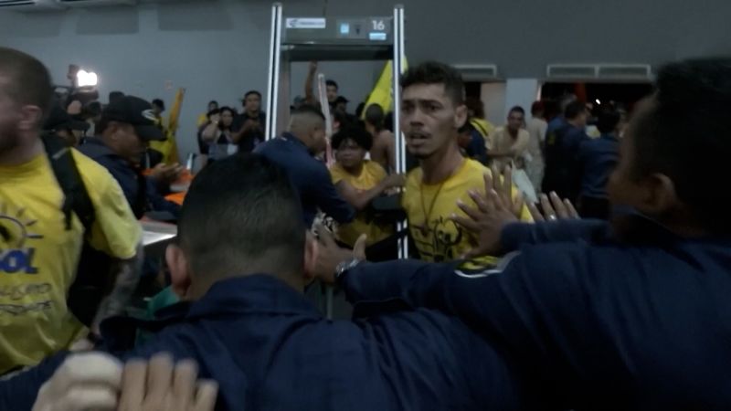 Indigenous protesters clash with COP30 security – CNN